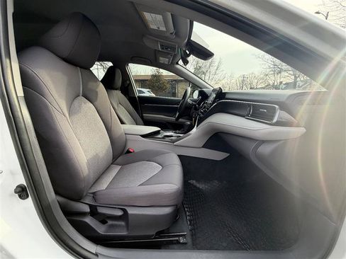 Used 2022 Toyota Camry LE image 15