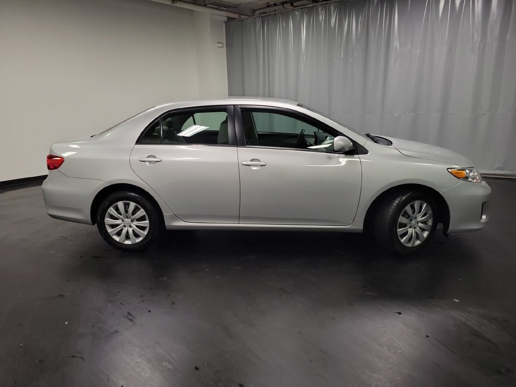 Used 2013 Toyota Corolla LE FWD image 9