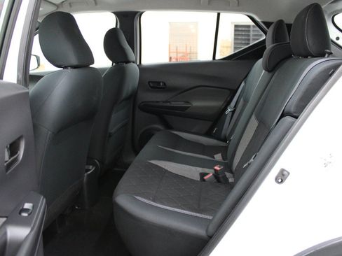 Used 2020 Nissan Kicks S FWD image 8