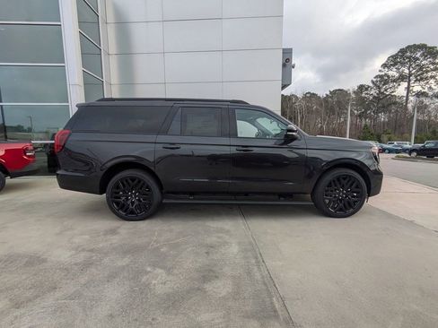 New 2026 Ford Expedition Max Platinum image 3