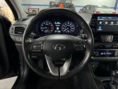 Used 2019 Hyundai Elantra GT w/ Style Package 02 image 18