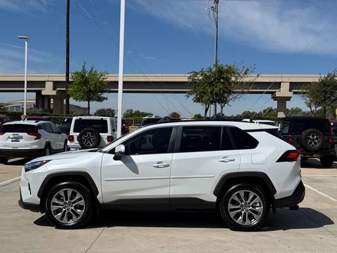 Used 2025 Toyota RAV4 XLE Premium w/ Weather Package AWD/4WD image 8