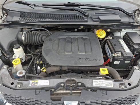 Used 2019 Dodge Grand Caravan SE image 27