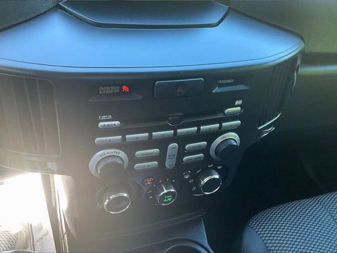 Used 2011 Mitsubishi Endeavor LS AWD/4WD image 9