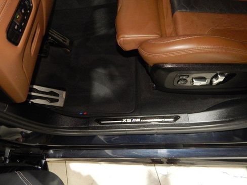 Used 2021 BMW X5 M image 14