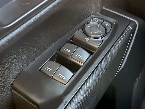 Used 2020 Chevrolet Silverado 1500 Custom w/ Custom Value Package image 21