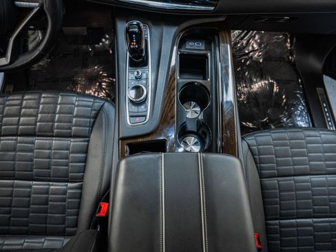 Used 2022 Cadillac Escalade ESV Sport Platinum w/ LPO, ONYX Package image 32