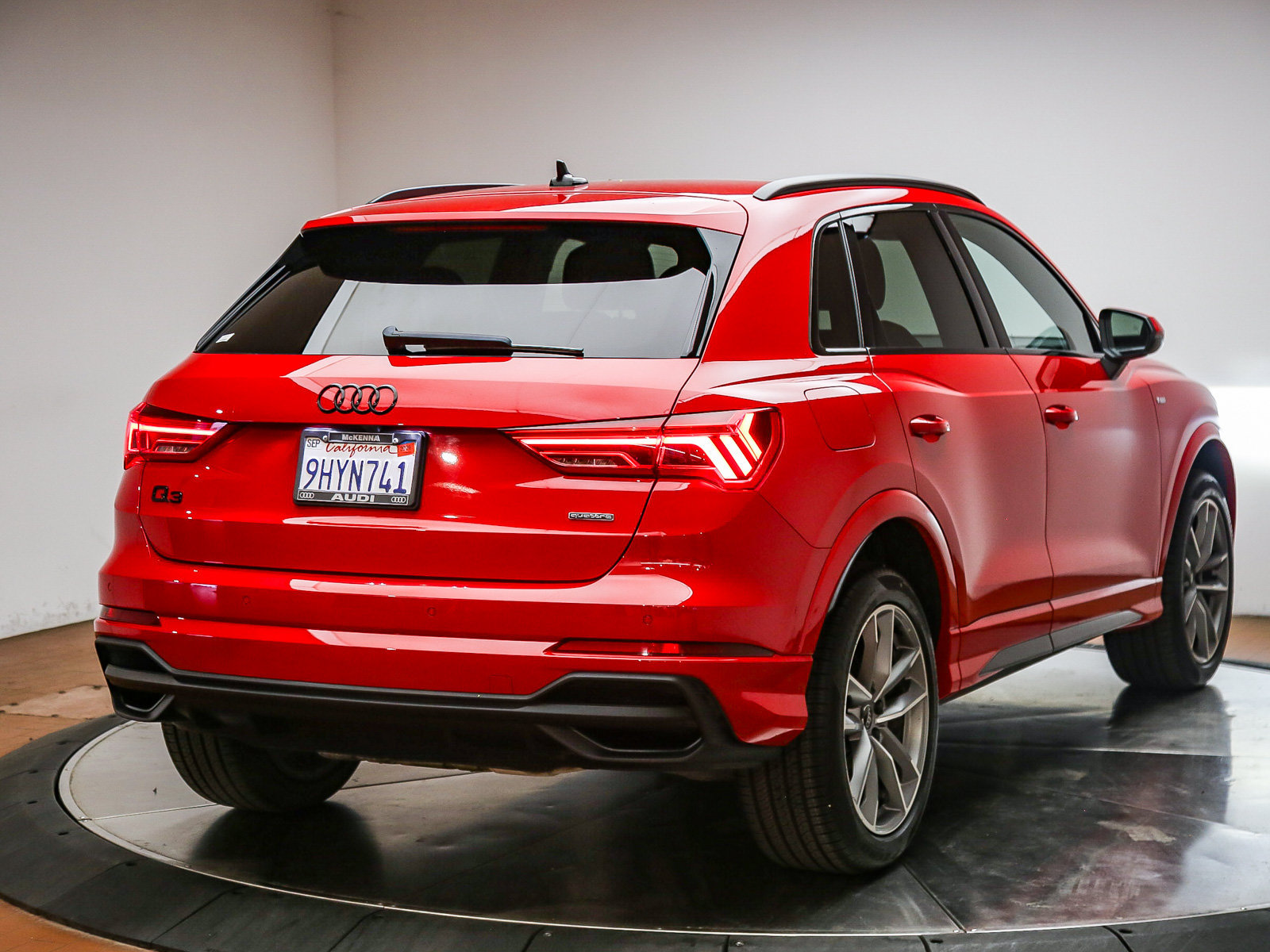 Certified 2023 Audi Q3 2.0T Premium w/ Black Optic Sport Package AWD/4WD image 7
