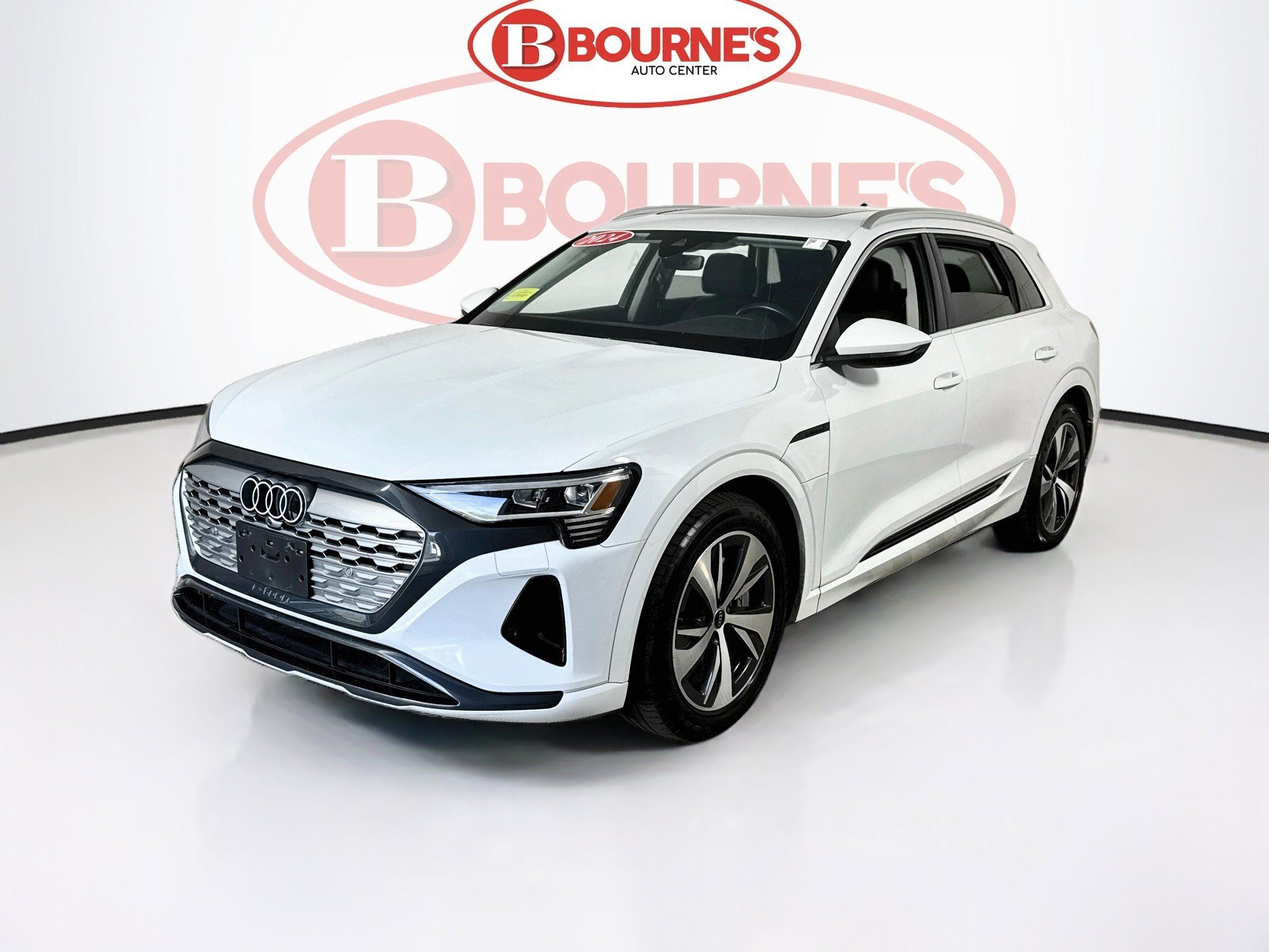 Used 2024 Audi Q8 e-tron Premium AWD/4WD image 7