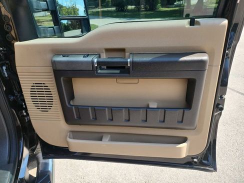 Used 2014 Ford F250 Lariat w/ Lariat Interior Package image 37