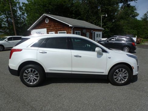 Used 2017 Cadillac XT5 Luxury w/ Driver Awareness Package AWD/4WD image 6