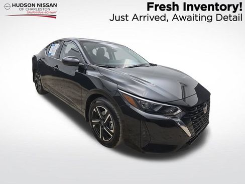 Used 2025 Nissan Sentra SV FWD image 1