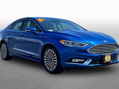 Used 2017 Ford Fusion SE w/ Fusion SE Technology Package FWD image 9