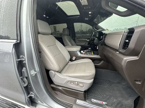 Used 2023 GMC Sierra 1500 SLT AWD/4WD image 13