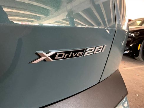 Certified 2025 BMW X2 xDrive28i image 10