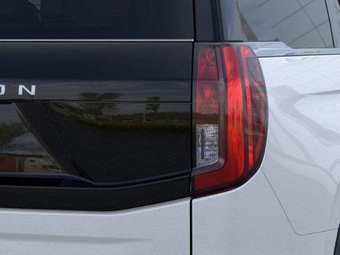 New 2025 Ford Expedition Active image 21