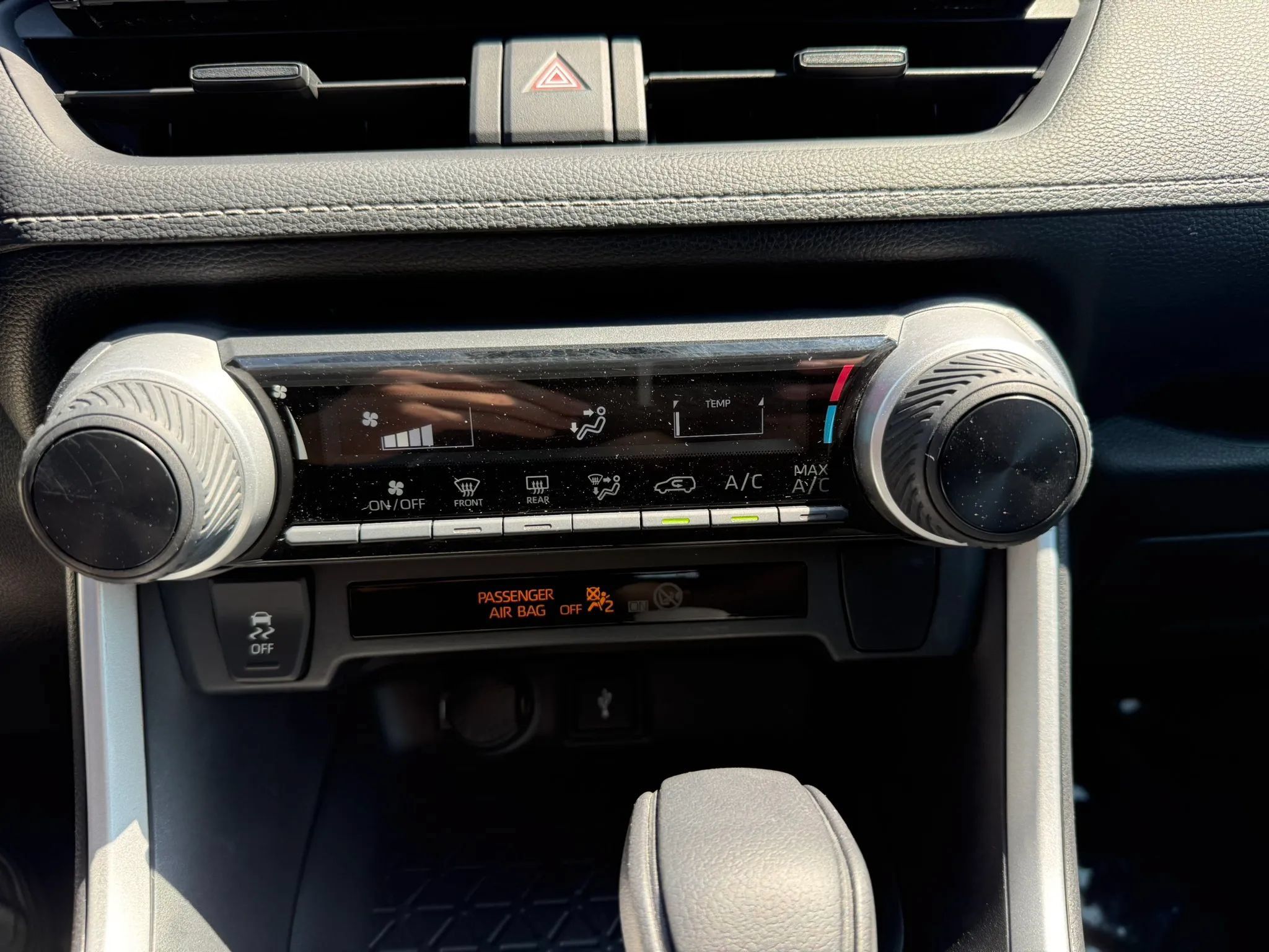 Used 2020 Toyota RAV4 LE FWD image 18
