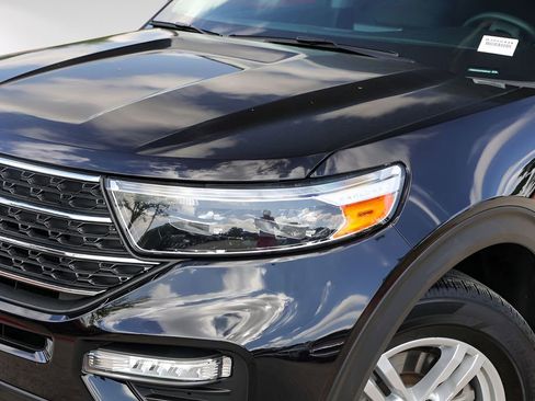 Used 2023 Ford Explorer XLT w/ Equipment Group 202A image 3