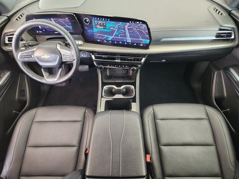 Certified 2025 Chevrolet Traverse LT FWD image 25
