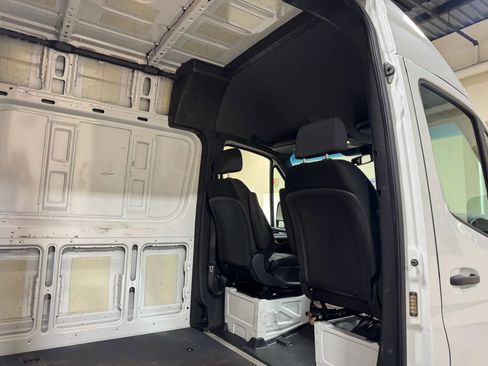Used 2020 Mercedes-Benz Sprinter 2500 image 18
