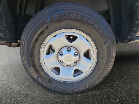 Used 2023 Toyota Tacoma SR AWD/4WD image 32