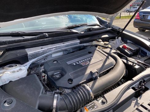 Used 2024 Cadillac XT4 Luxury w/ Cold Weather Package image 20