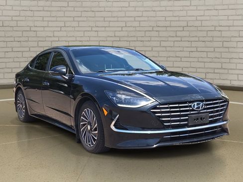 Used 2022 Hyundai Sonata Limited FWD image 3
