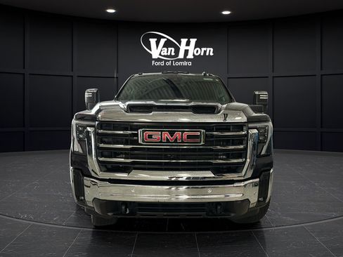 Used 2025 GMC Sierra 2500 SLT w/ SLT Convenience Package AWD/4WD image 2
