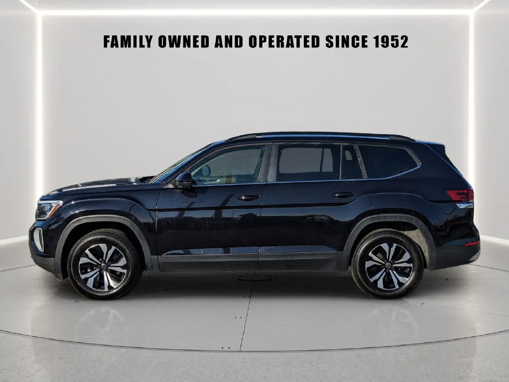 Certified 2024 Volkswagen Atlas SE FWD image 3