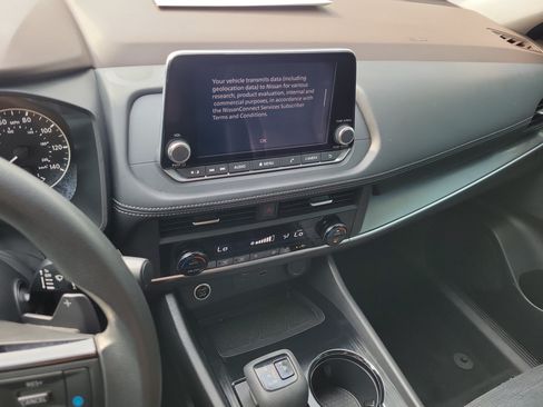 Certified 2023 Nissan Rogue SV FWD image 24