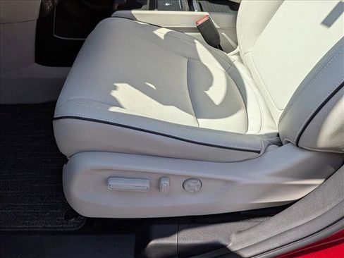 New 2026 Honda Odyssey Touring image 4