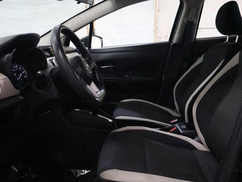 Used 2022 Nissan Versa SV image 15