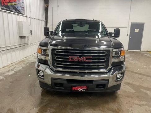 Used 2015 GMC Sierra 2500 SLE image 2