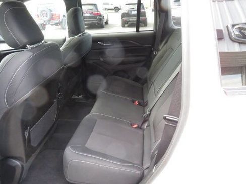 Used 2024 Jeep Grand Cherokee Laredo X w/ Luxury Tech Group I AWD/4WD image 12