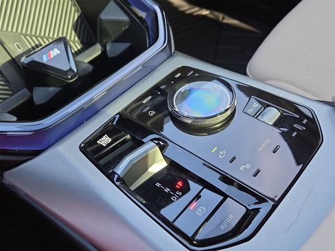 Used 2025 BMW X3 xDrive30i w/ Premium Package image 22