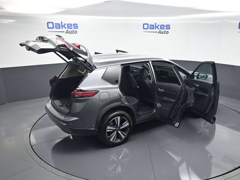 Used 2025 Nissan Rogue SL FWD image 57