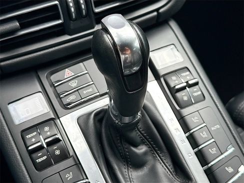 Used 2021 Porsche Macan image 18