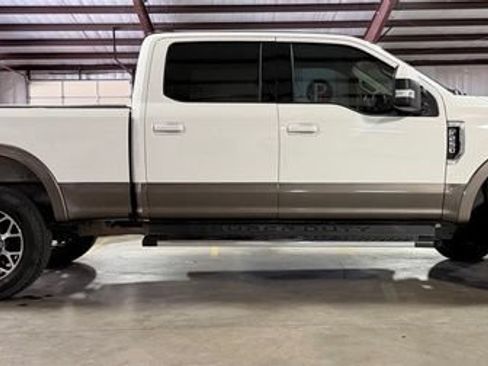 Used 2020 Ford F250 Lariat w/ Lariat Value Package AWD/4WD image 2