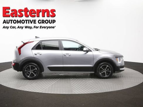 Used 2025 Kia Niro LX FWD image 43