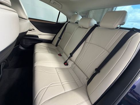 Used 2024 Lexus ES 350 w/ Technology Package image 30