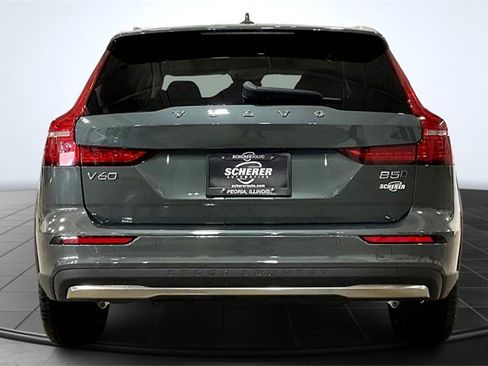 New 2026 Volvo V60 B5 Cross Country Ultra w/ Climate Package image 5