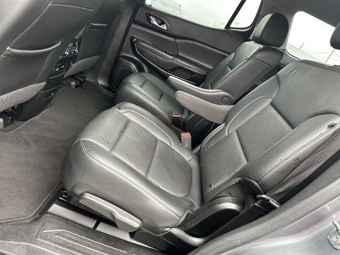 Used 2021 GMC Acadia SLT w/ Technology Package FWD image 23
