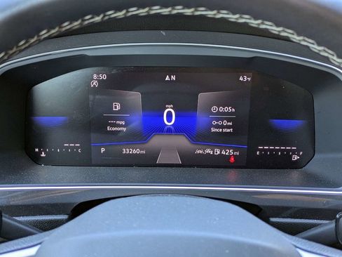 Used 2024 Volkswagen Tiguan SE image 30