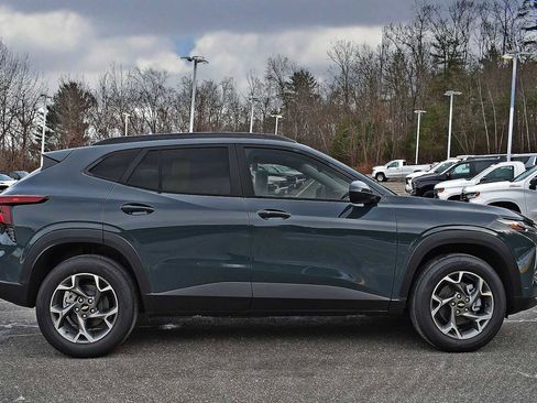 New 2026 Chevrolet Trax LT w/ LT Convenience Package image 6