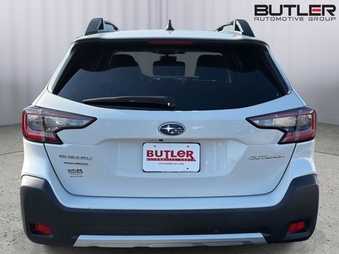 Used 2023 Subaru Outback Limited AWD/4WD image 5