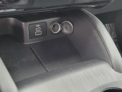 Certified 2024 Ford Escape SE image 34