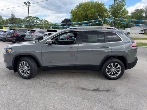 Used 2020 Jeep Cherokee Latitude Plus w/ Cold Weather Group AWD/4WD image 4