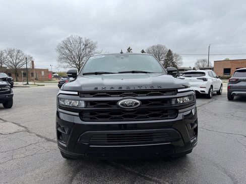 Used 2024 Ford Expedition Limited image 5