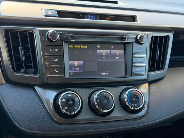 Used 2015 Toyota RAV4 LE AWD/4WD image 27
