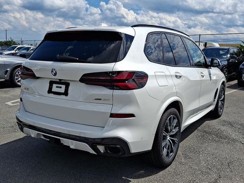 New 2026 BMW X5 xDrive40i w/ M Sport Package AWD/4WD image 4